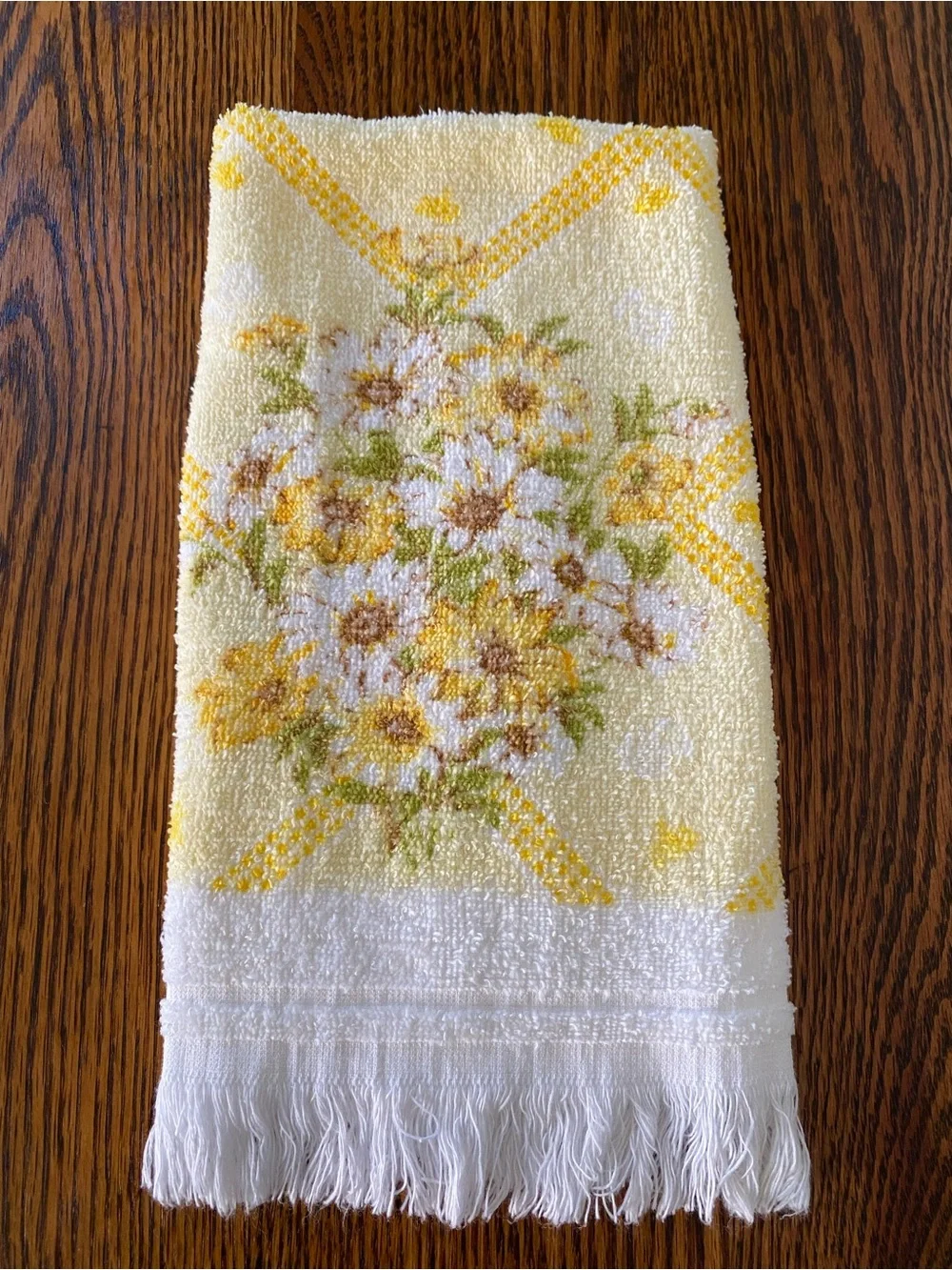 Vintage MCM Mid Century Yellow White Floral Daisy Hand Towel